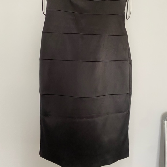 Elegant dress💃 - Picture 4 of 8